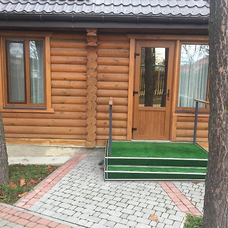 Podilskii Dvir Yakushintsy Exterior photo