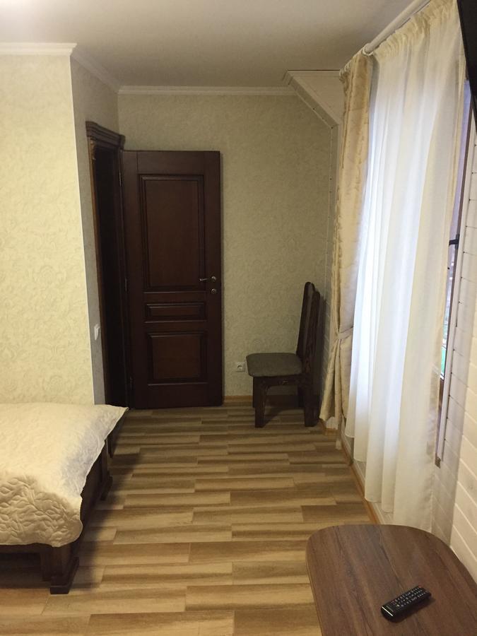 Podilskii Dvir Yakushintsy Exterior photo